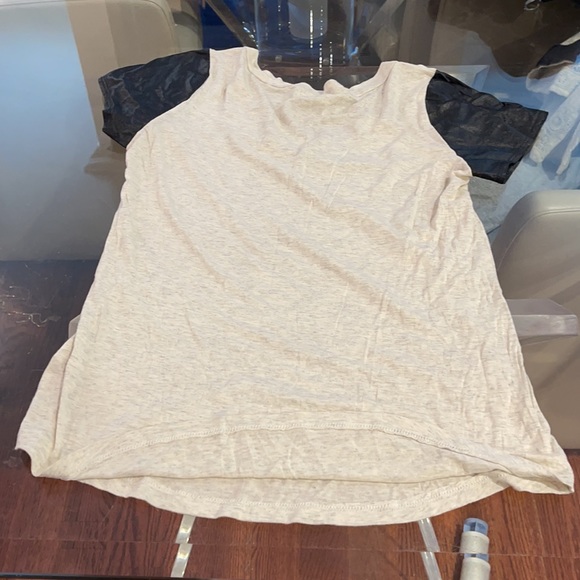 Renee C beige t shirt with black material arm medium - Picture 3 of 3